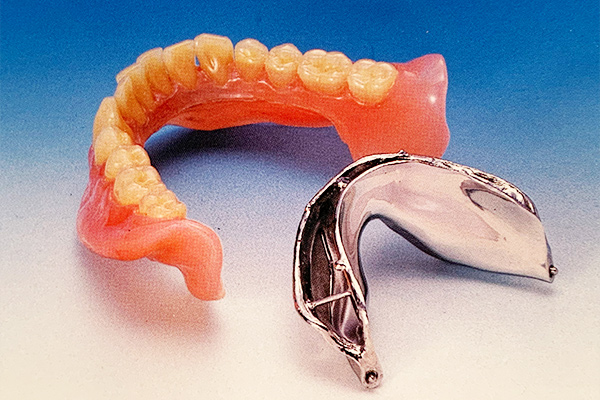 ステンレスメッシュ床義歯